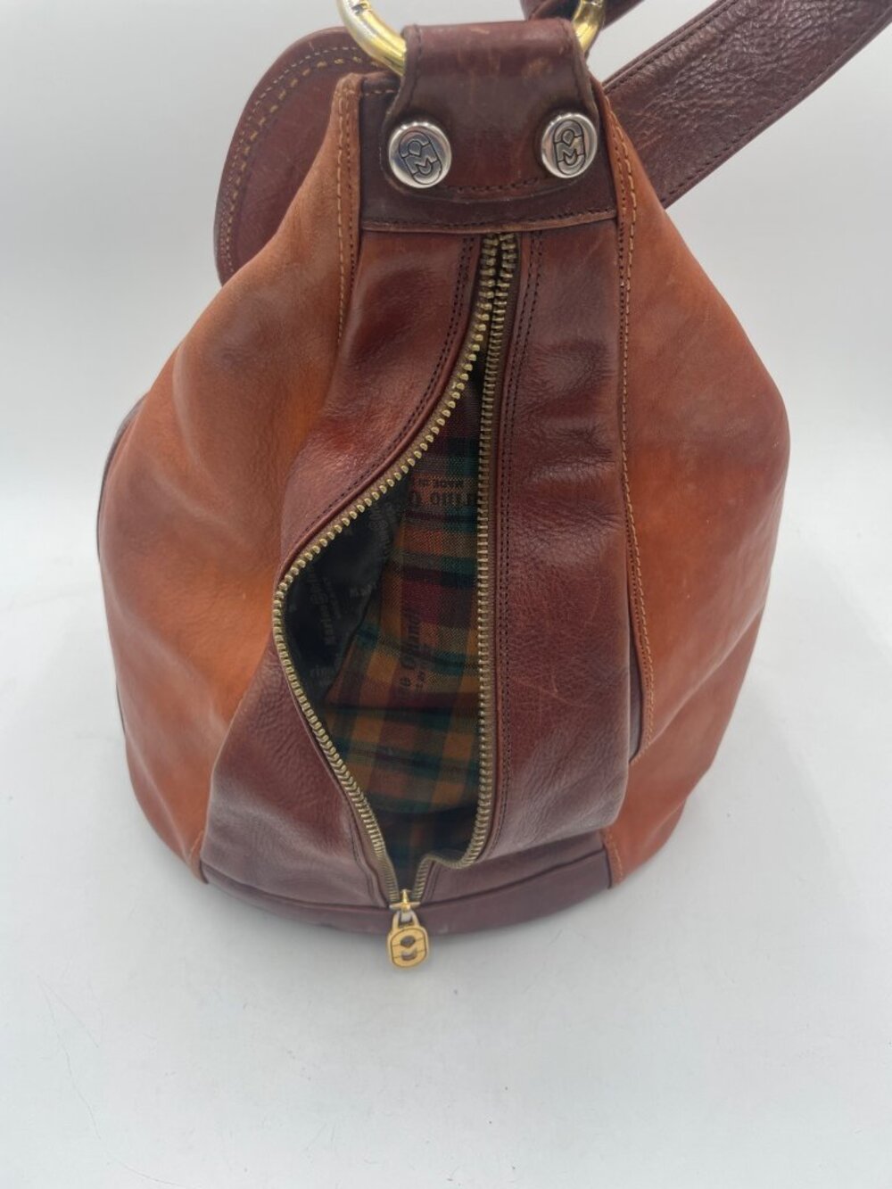 Morino Italian Leather Bucket Bag With Adjustable Strap & Zippered Pockets - Picture 5 of 14